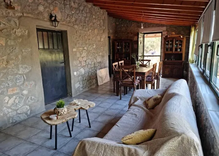 Petra & Elia Tatil Evi *